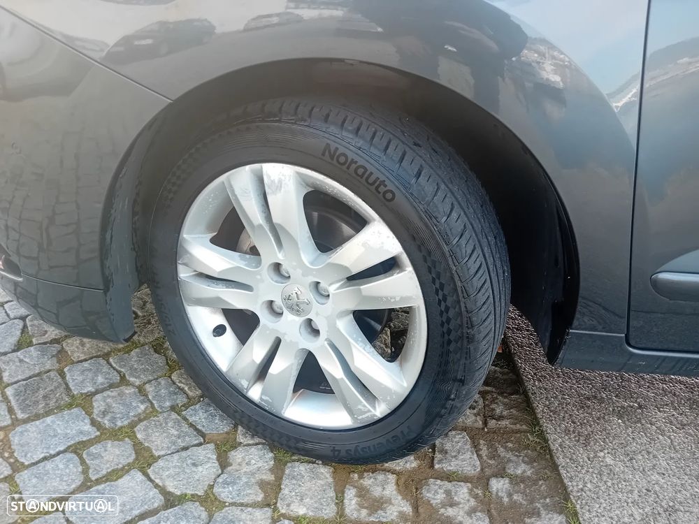 Peugeot 5008 1.6 HDi Premium - 17