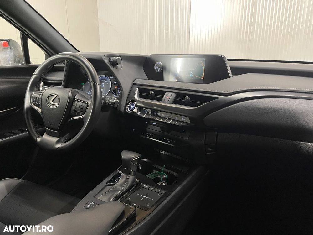 Lexus UX 250h Executive Line - 9