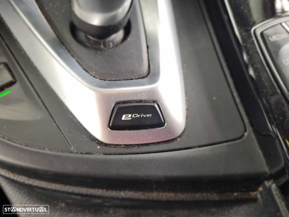 BMW 330 e iPerformance Line Luxury - 25