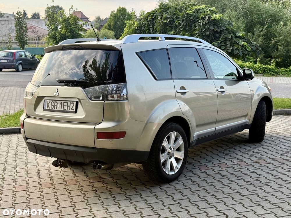Mitsubishi Outlander 2.0 DID Instyle - 4