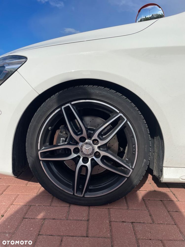 Mercedes-Benz CLA 220 4-Matic AMG Line - 8