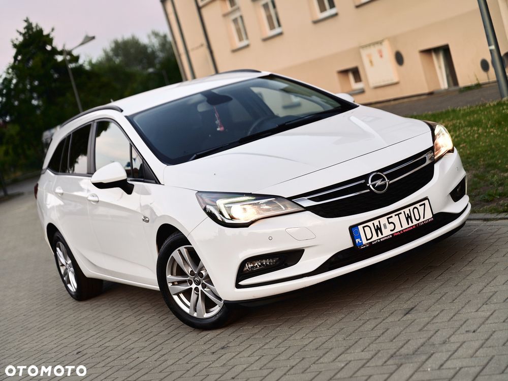 Opel Astra 1.6 CDTI Enjoy - 1