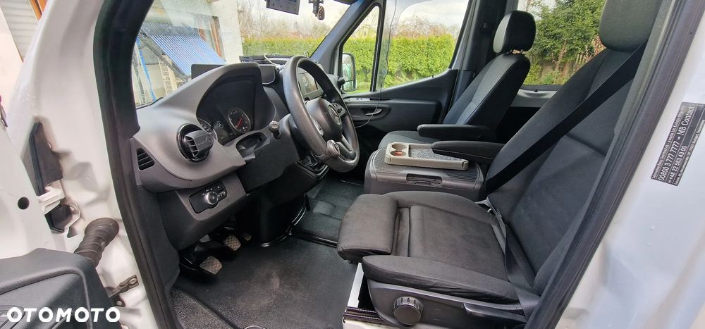 Mercedes-Benz Sprinter - 23