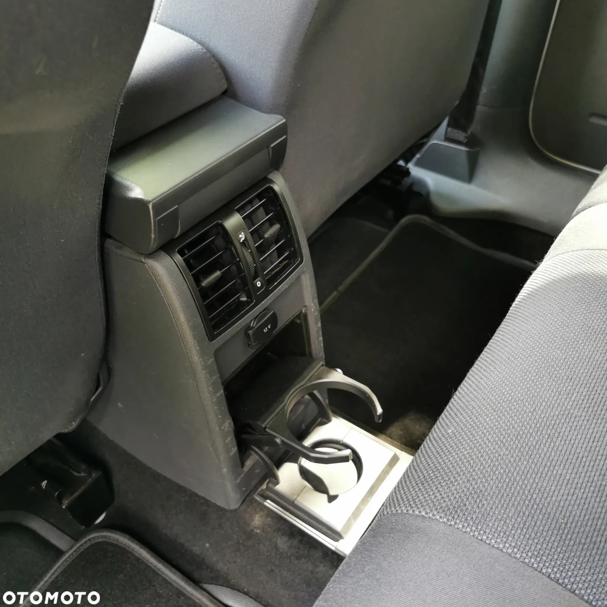 Volkswagen Caddy Maxi 2.0 TDI Comfortline - 28