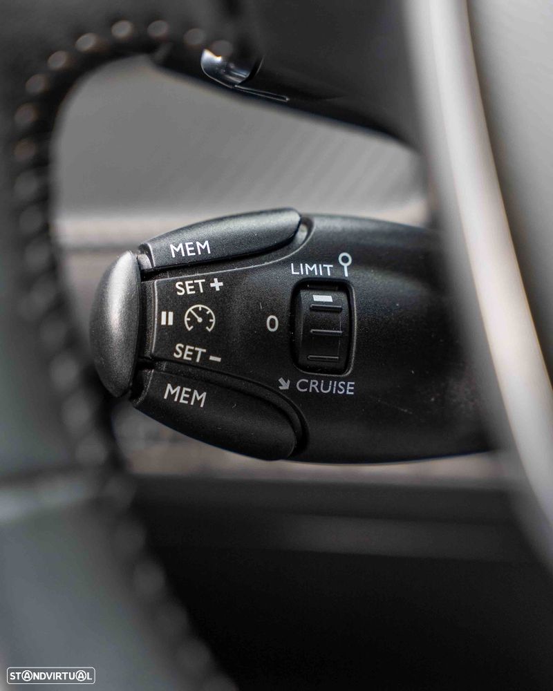Peugeot 208 1.2 PureTech Allure Pack EAT8 - 23