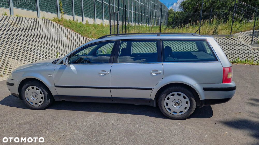 Volkswagen Passat 1.9 TDI Comfortline - 9
