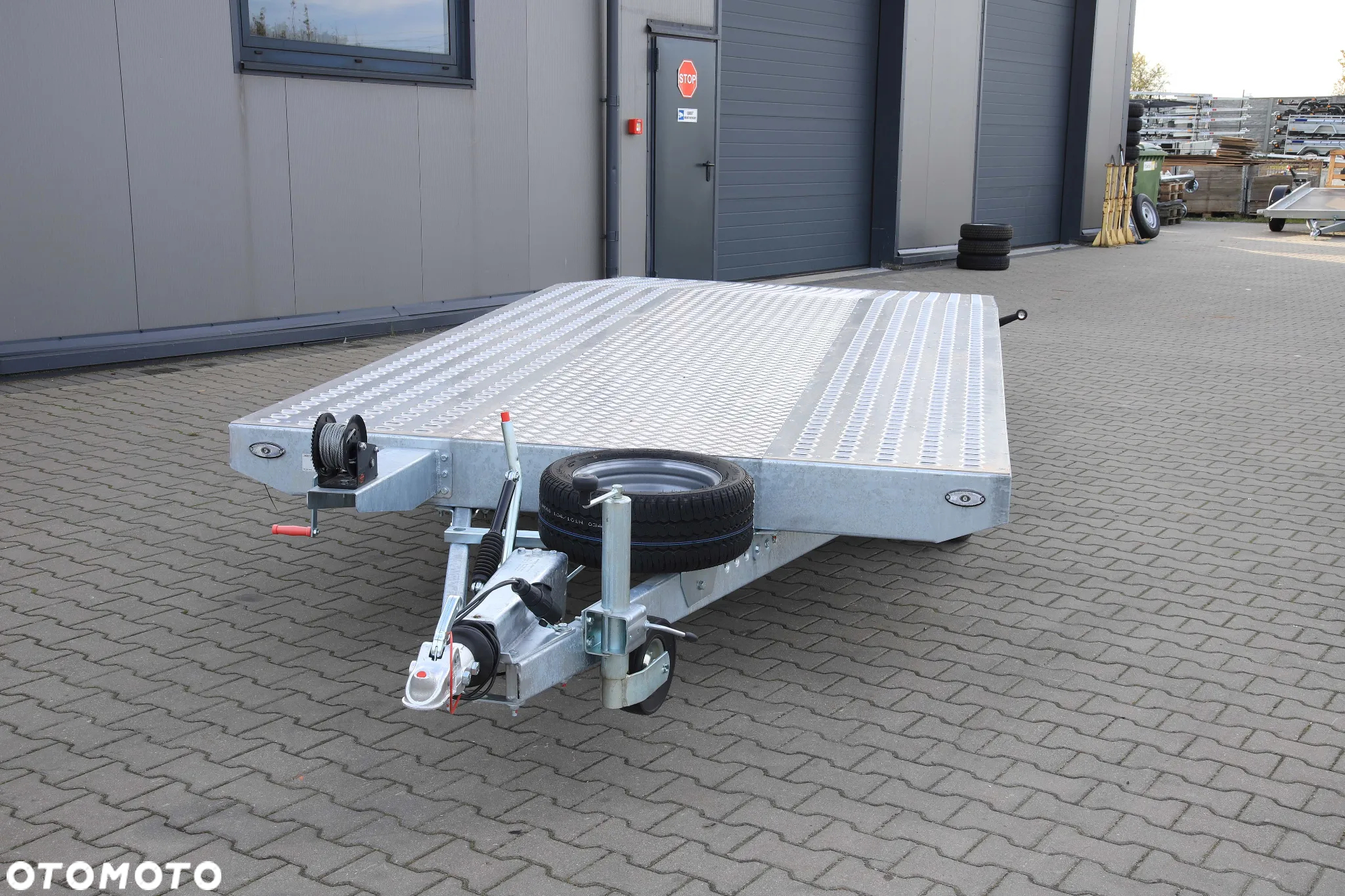 Niewiadów Jupiter 5x2.1+alu ryfel 3 osie DMC 3500 kg Koła 195R13C - 5