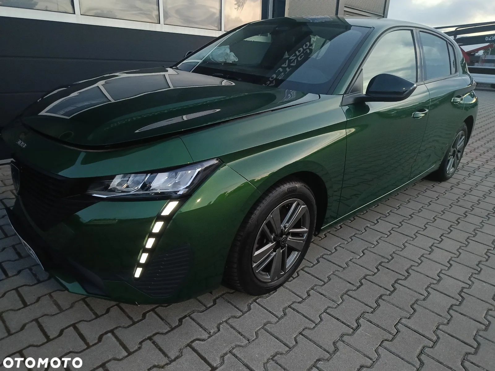 Peugeot 308 - 1