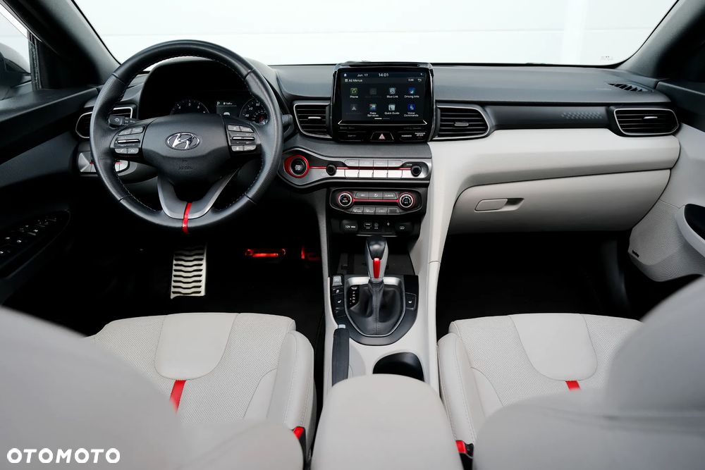 Hyundai Veloster - 23