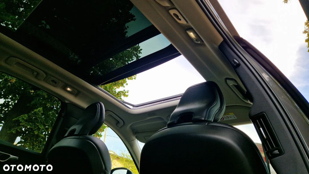 Volvo XC 60 B4 D AWD Plus Dark - 23