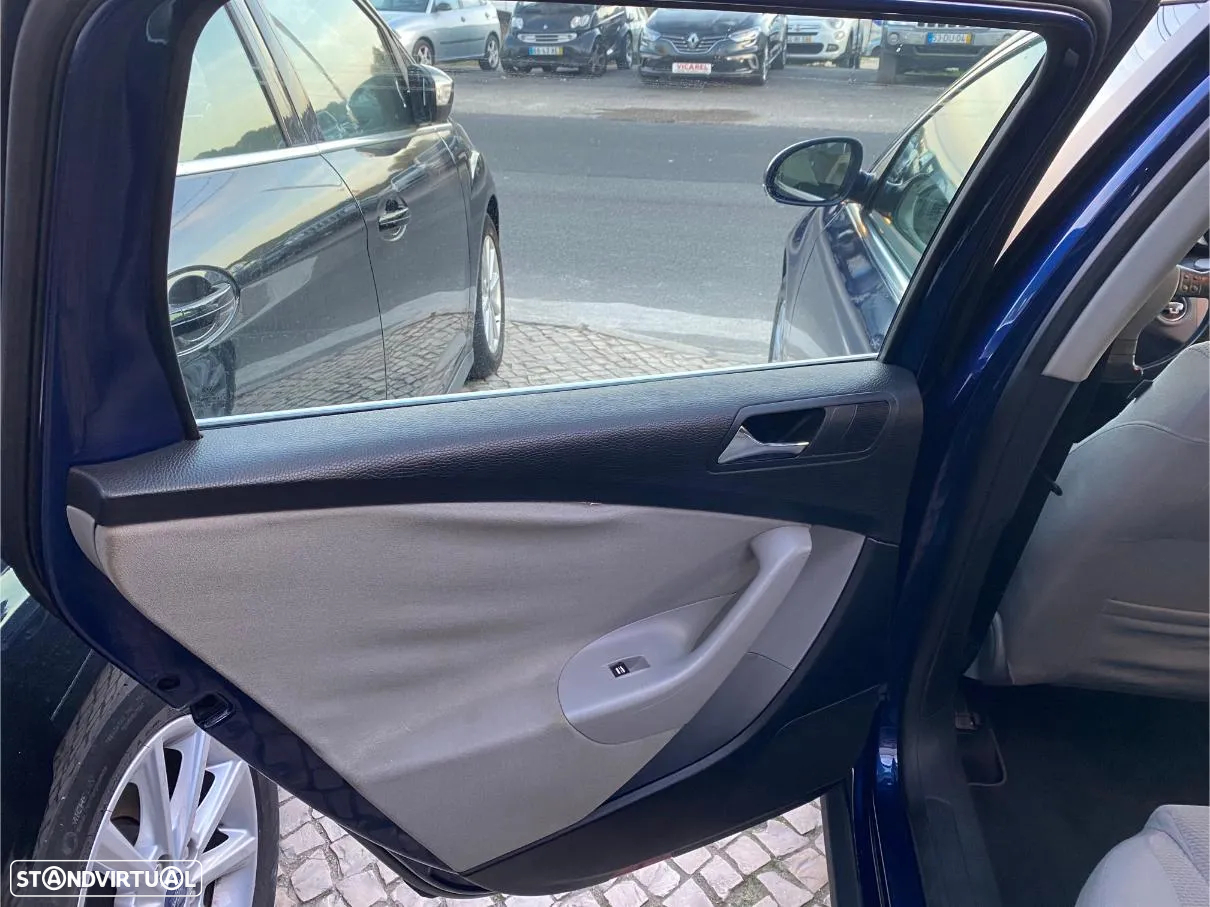 VW Passat Variant 2.0 TDi Confortline - 7