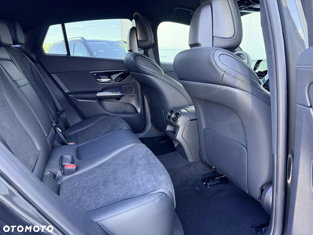 Mercedes-Benz GLC - 28