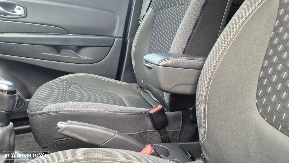 Renault Captur 0.9 TCE Exclusive XMOD - 30