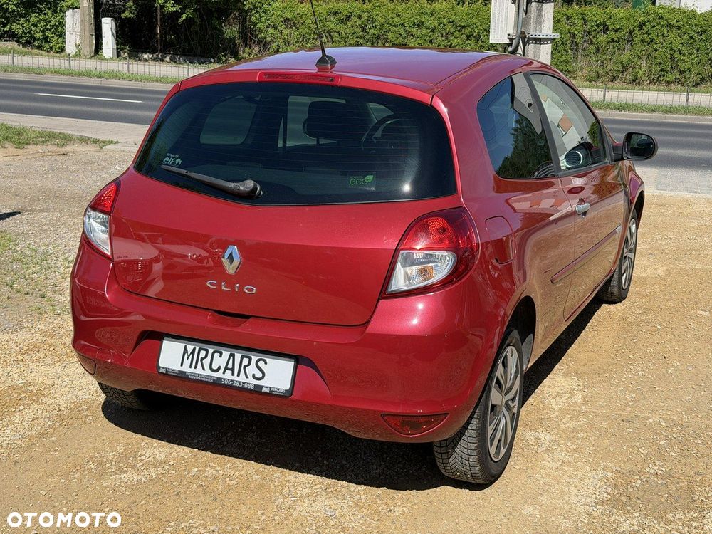 Renault Clio - 8