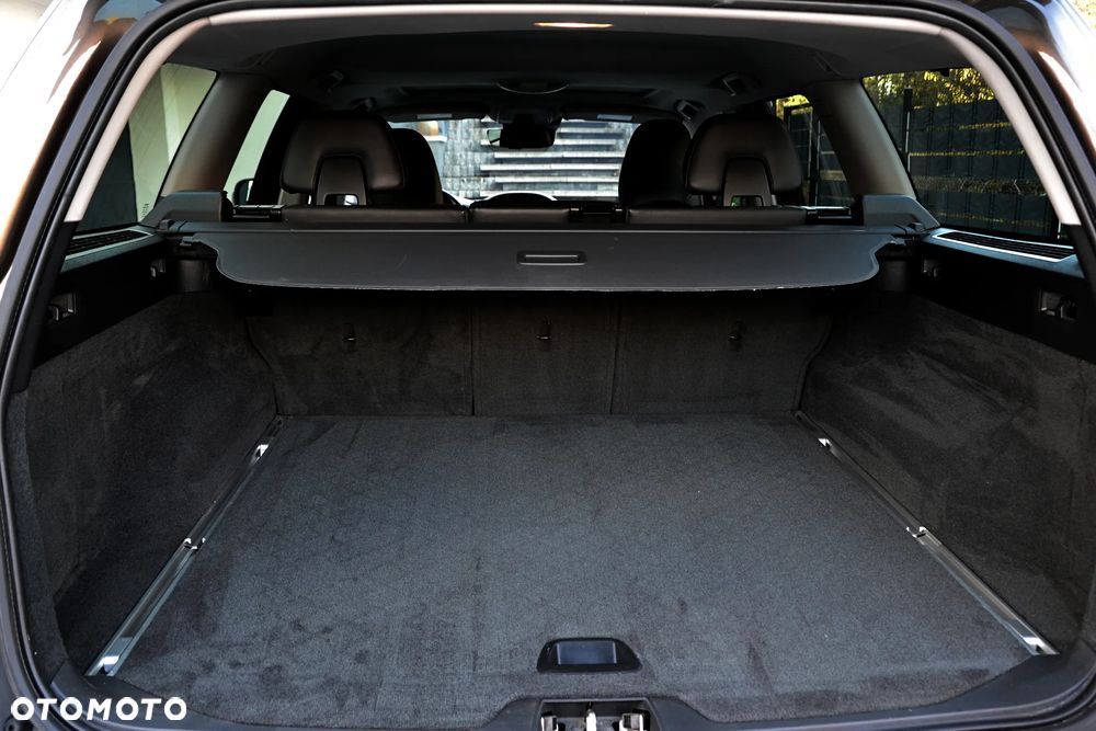 Volvo XC 70 T5 AWD Summum - 26