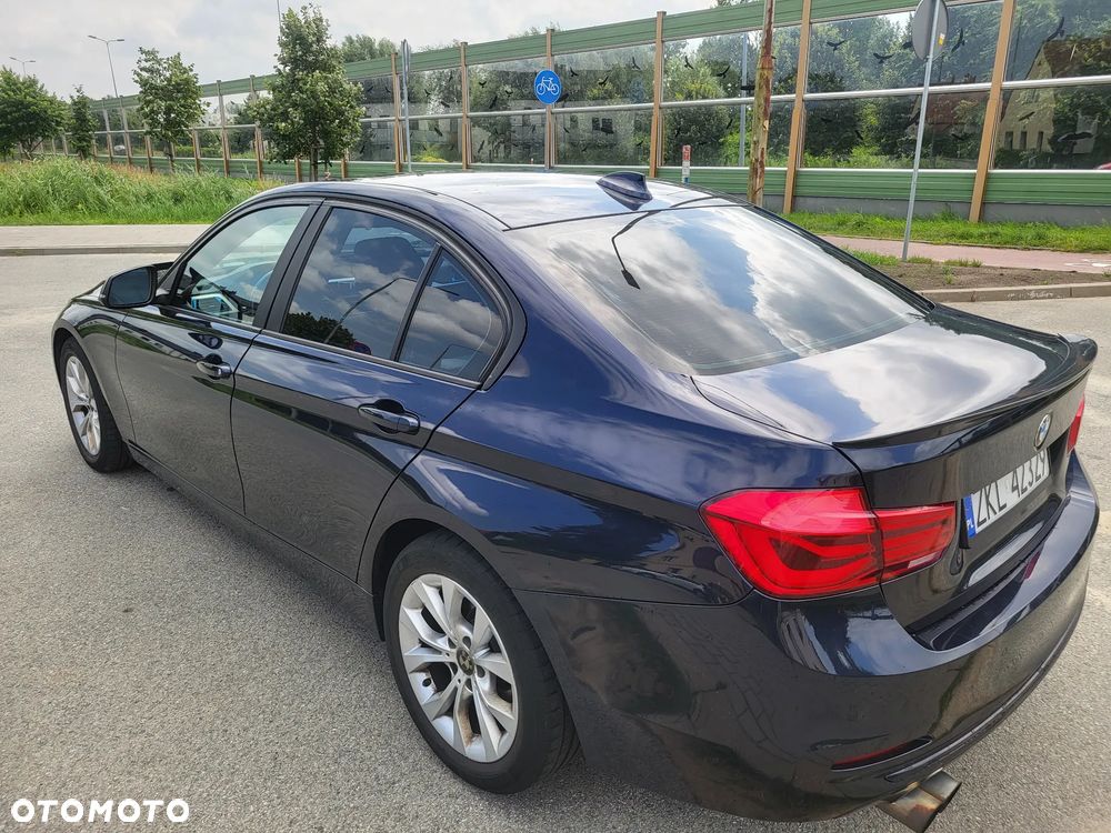 BMW Seria 3 320i - 6
