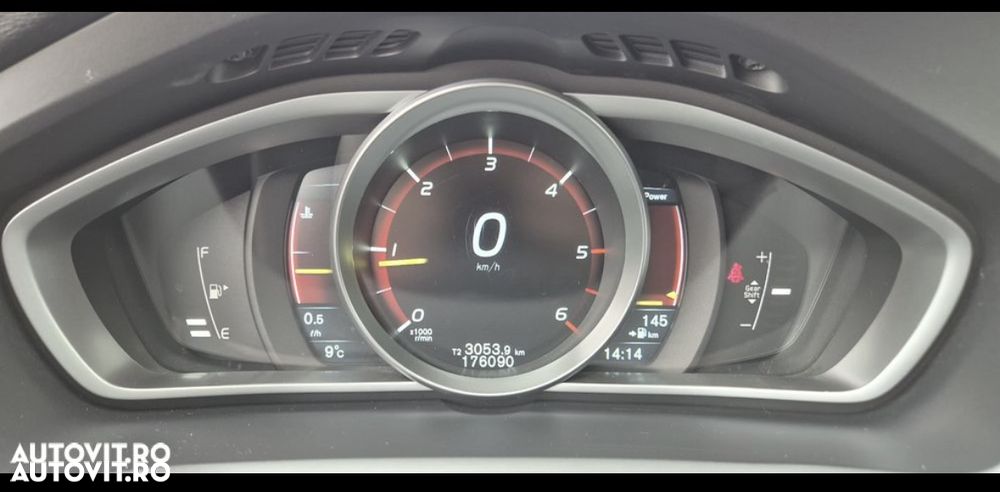 Volvo V40 D4 Momentum - 16