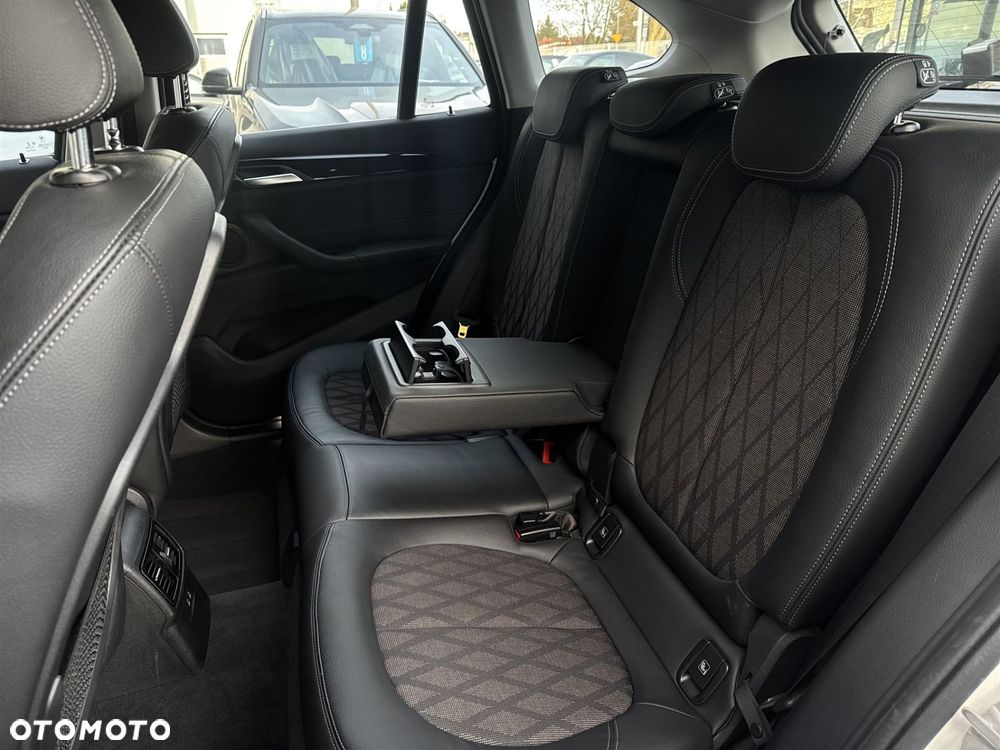 BMW X1 sDrive18i - 23