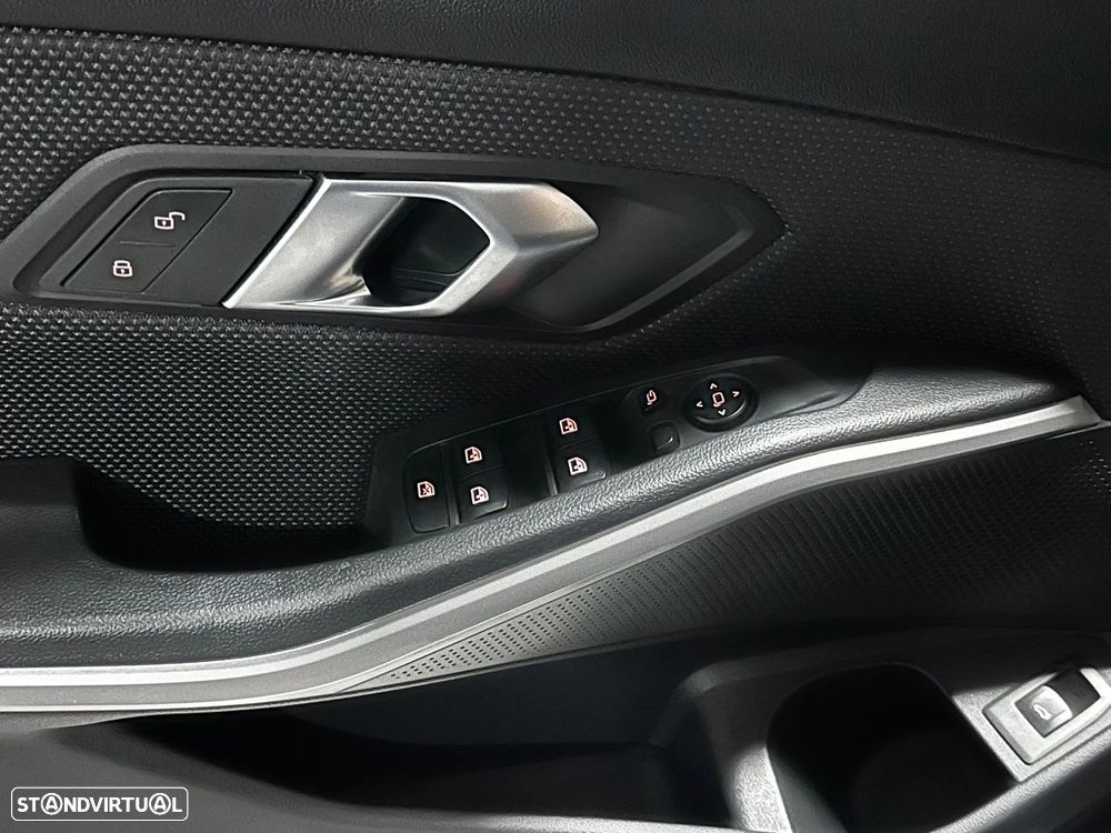 BMW 318 d Touring Line Sport Auto - 10