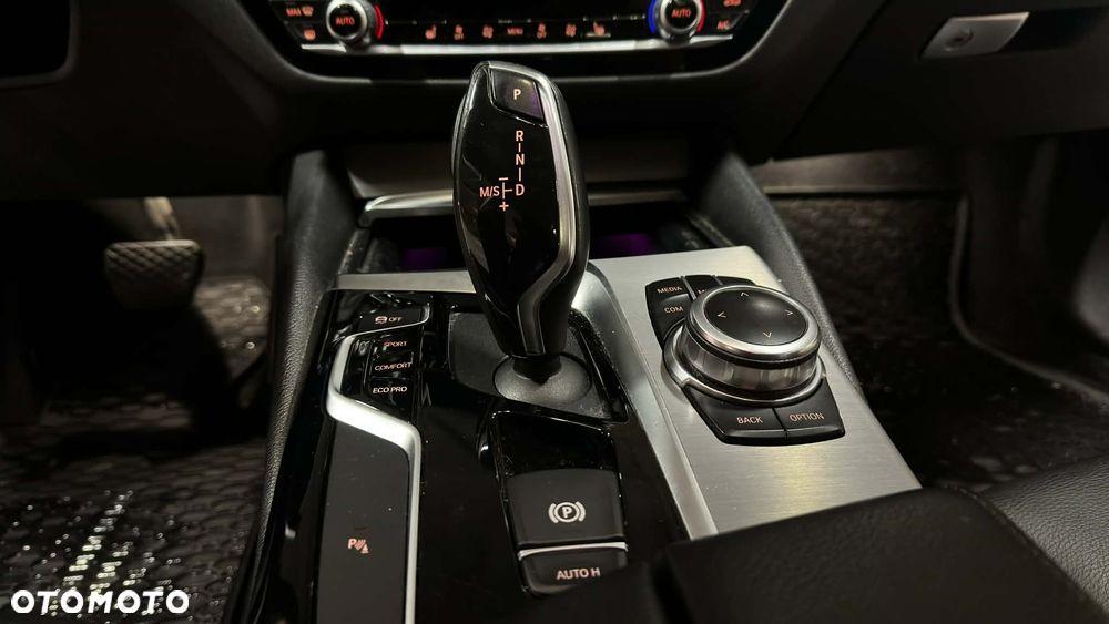 BMW Seria 5 520d Sport Line sport - 20