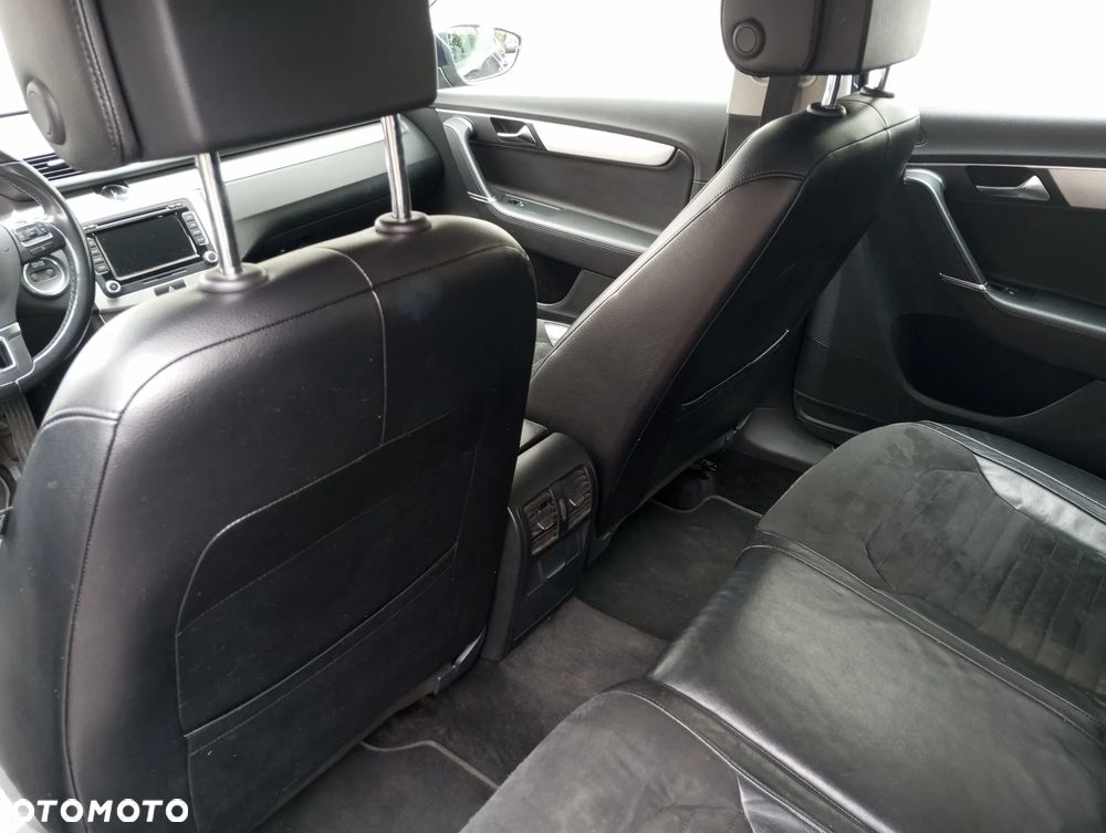 Volkswagen Passat Variant 2.0 TDI 4Mot Highline DSG - 23