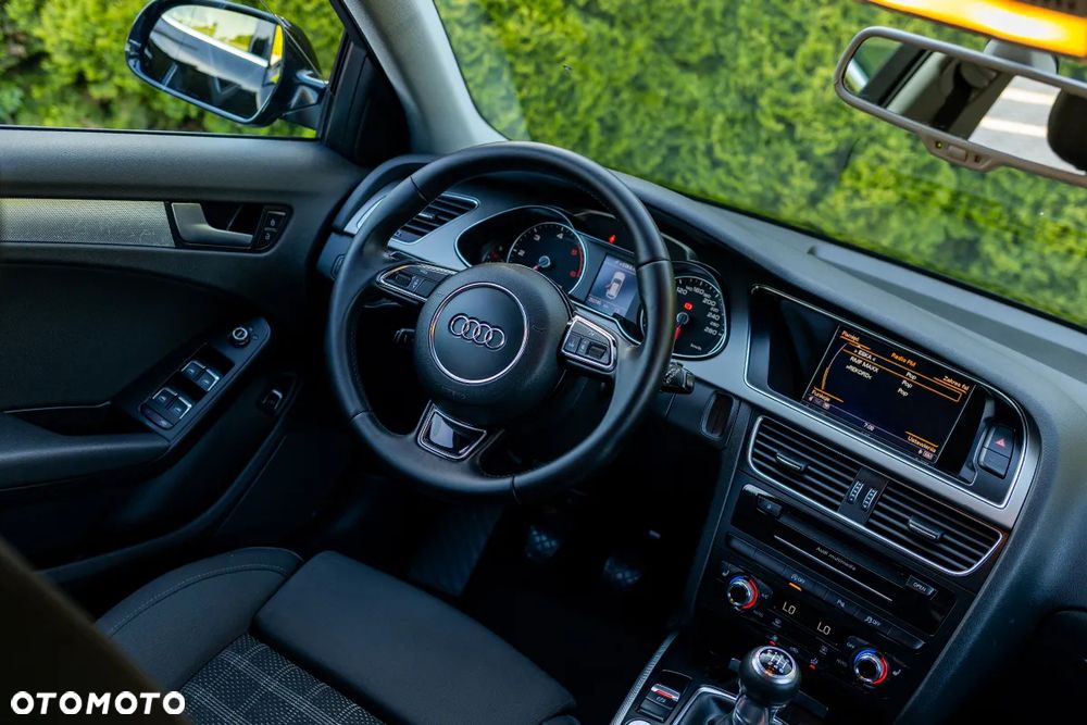 Audi A4 Avant 2.0 TDI DPF clean diesel quattro Attraction - 28