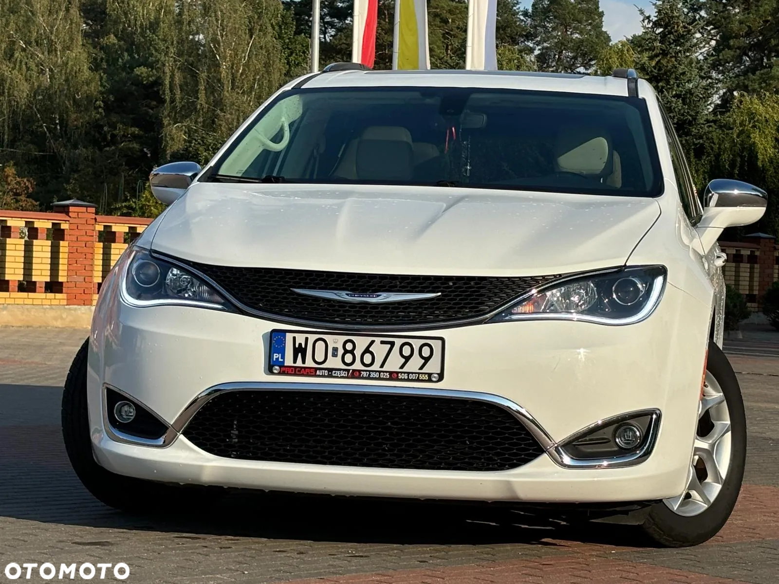 Chrysler Pacifica - 5
