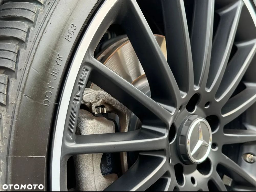 Mercedes-Benz CLA 250 4-Matic AMG Line - 31