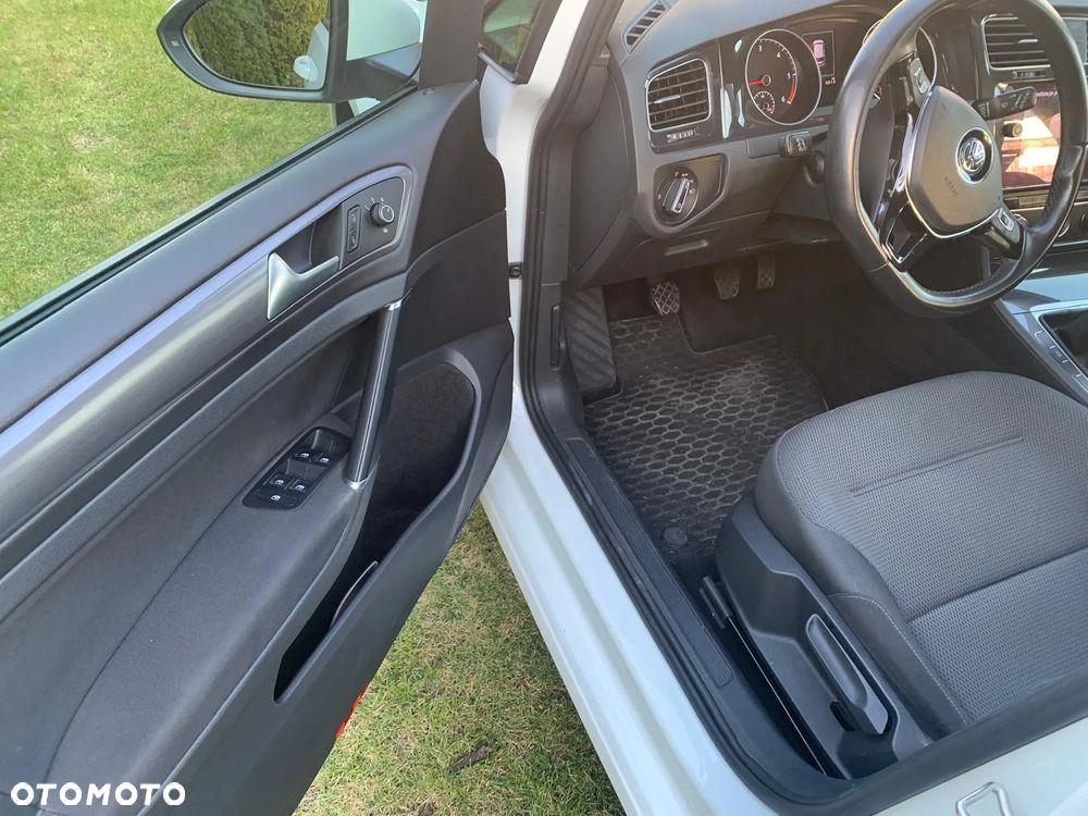 Volkswagen Golf - 9