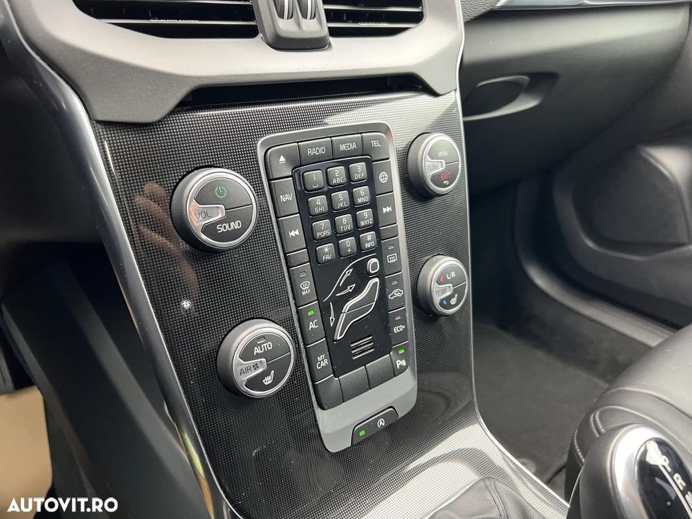 Volvo V40 D2 Geartronic RDesign - 28