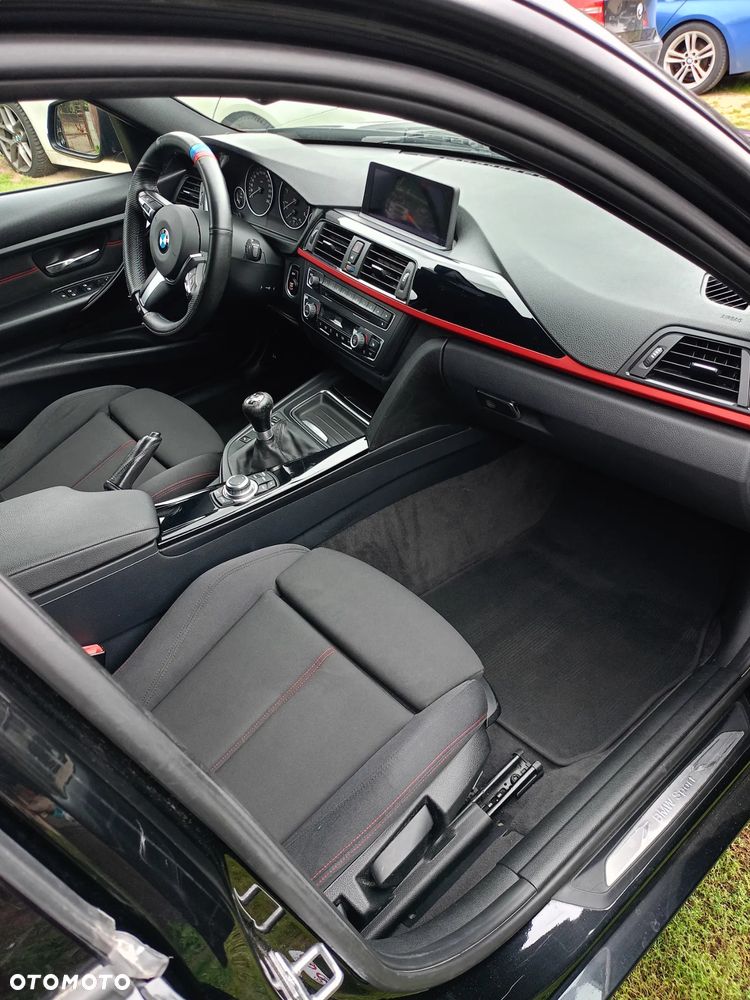 BMW Seria 3 320d xDrive - 17