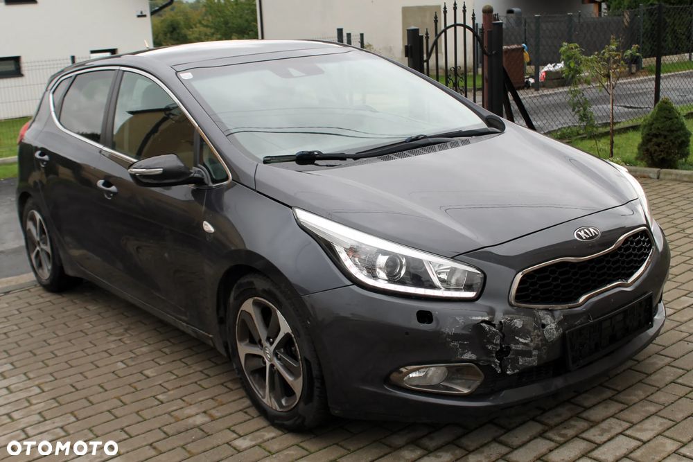 Kia Ceed 1.6 GDI DCT Platinum Edition - 3