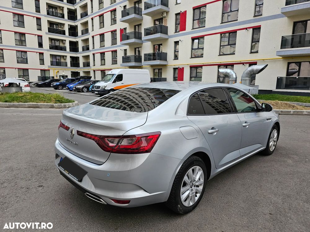 Renault Megane TCE 140 Equilibre - 5