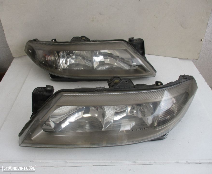 Farol Optica Renault Laguna Xénon 2001 a 2005 Esquerdo Direito - 1