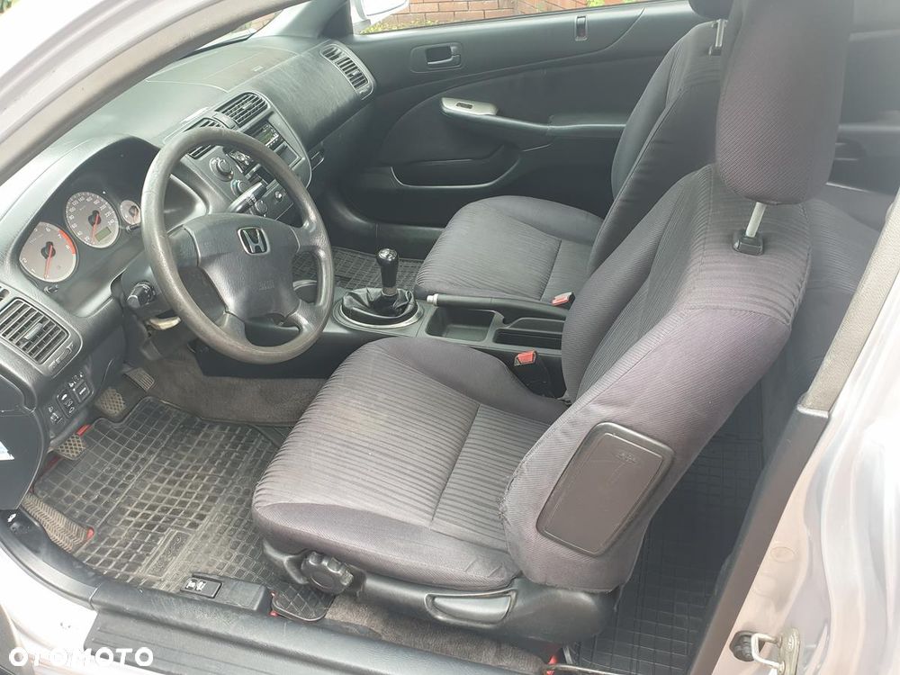 Honda Civic 1.7 ES - 8