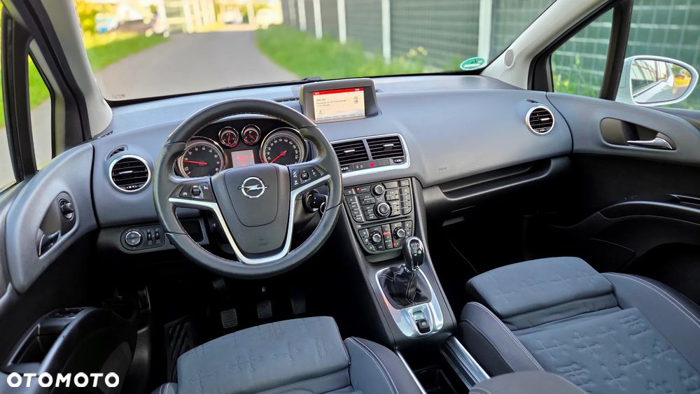 Opel Meriva 1.4 T Essentia S&S - 19