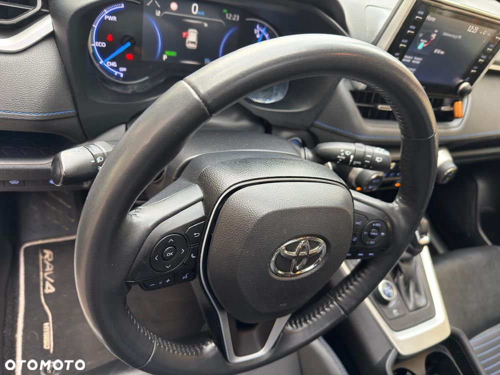 Toyota RAV4 - 22