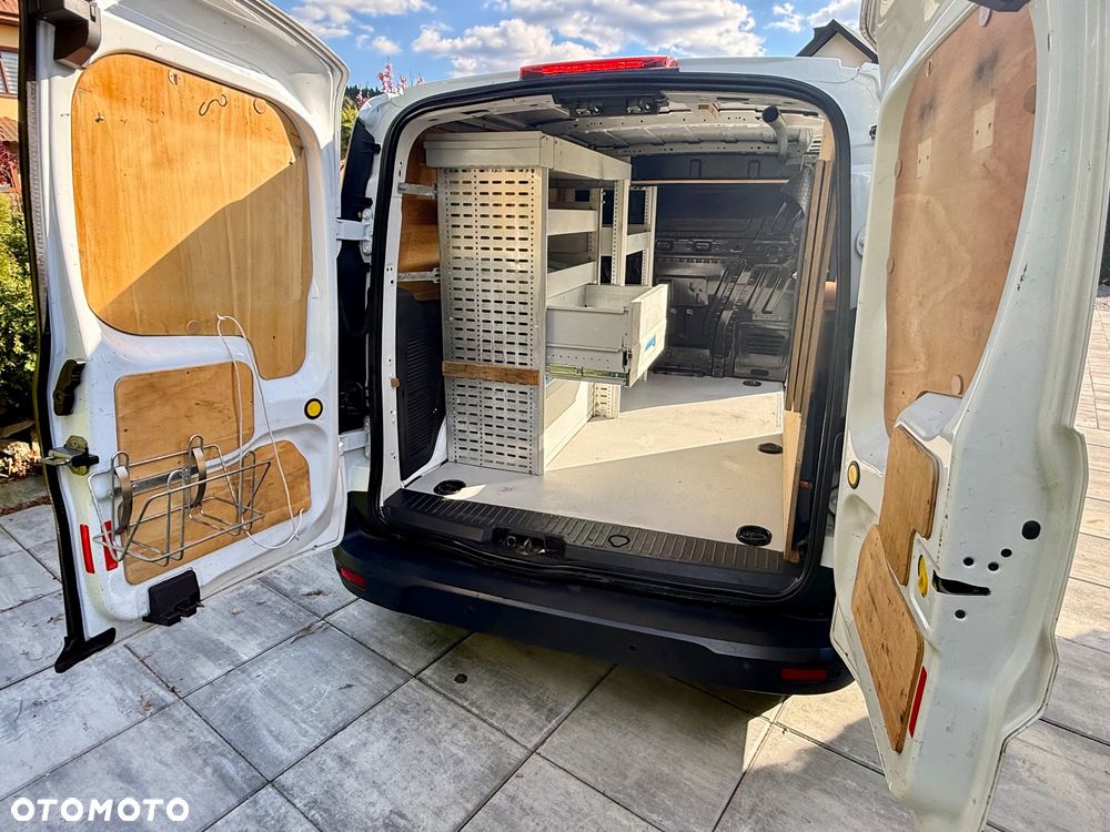 Ford Transit Connect - 17