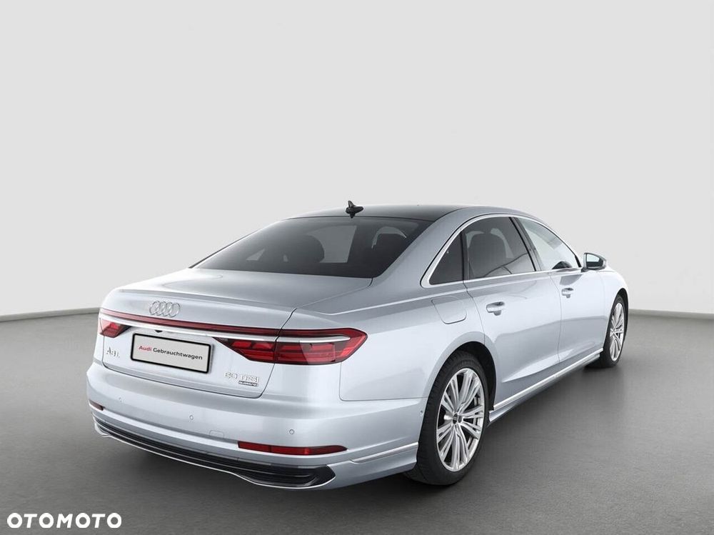 Audi A8 - 8