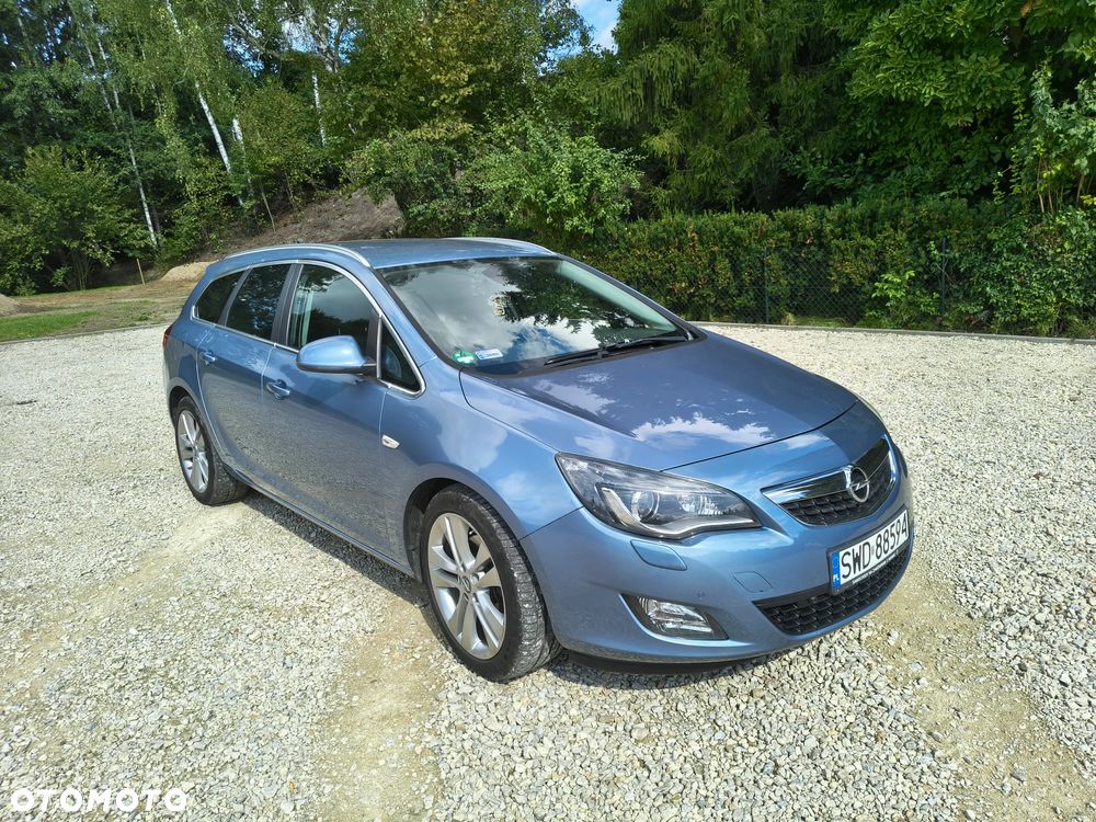 Opel Astra 1.6 Turbo Cosmo - 1