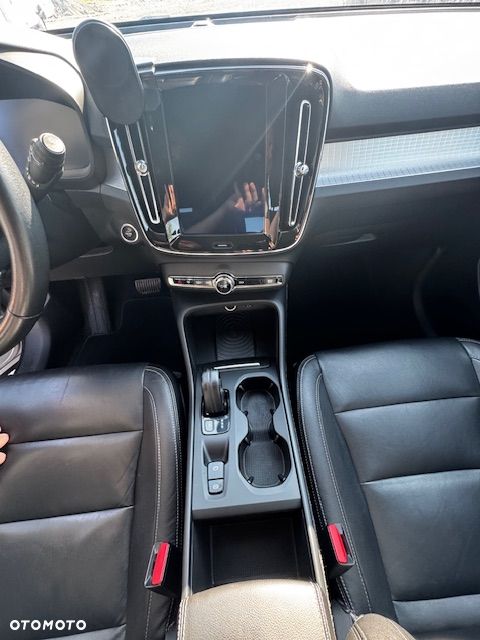 Volvo XC 40 D4 AWD Geartronic Momentum - 28