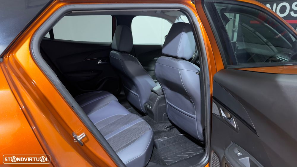 Peugeot 2008 1.2 PureTech Allure EAT8 - 19