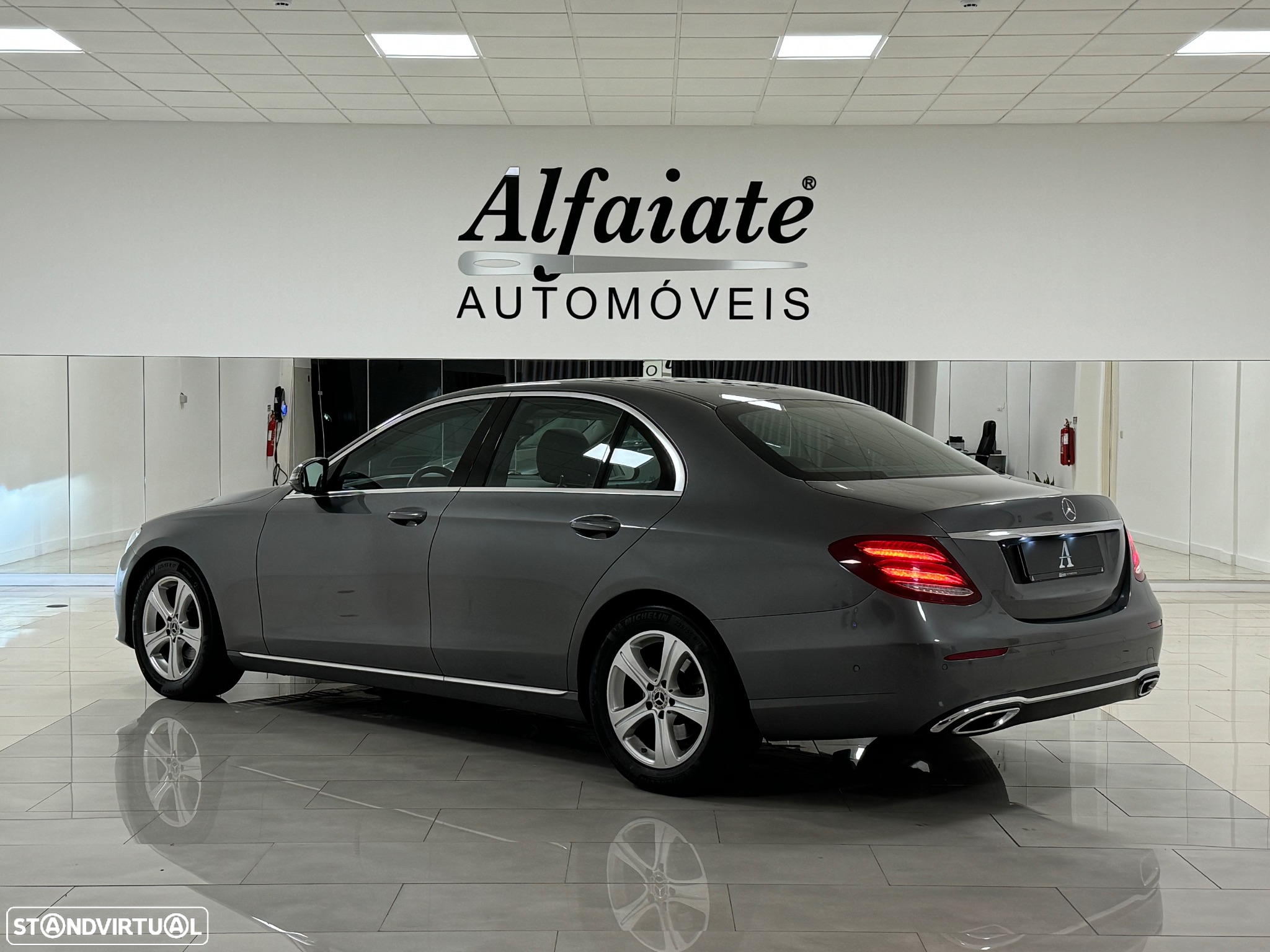 Mercedes-Benz E 220 d Exclusive - 11