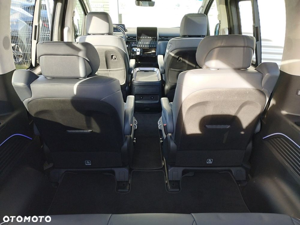 Hyundai Staria 1.6 T-GDI HEV Luxury - 24