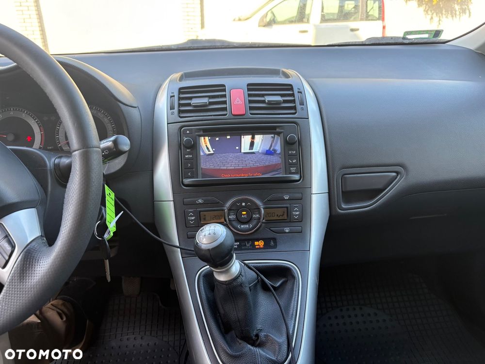 Toyota Auris 1.6 Dynamic - 11