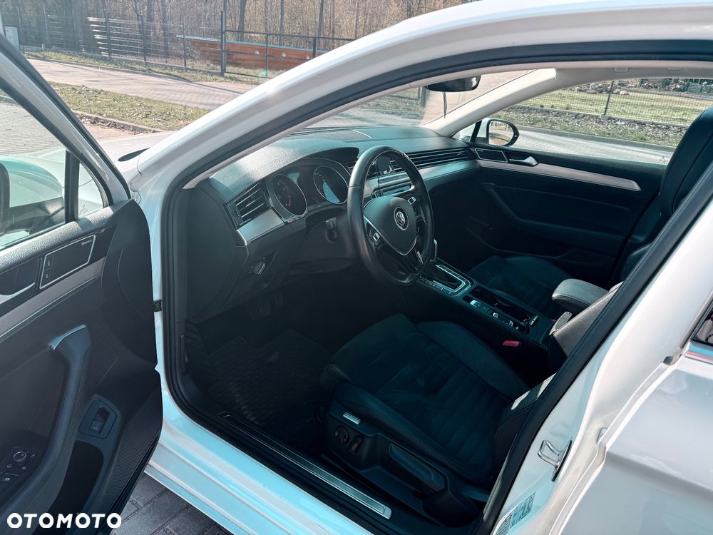 Volkswagen Passat - 14