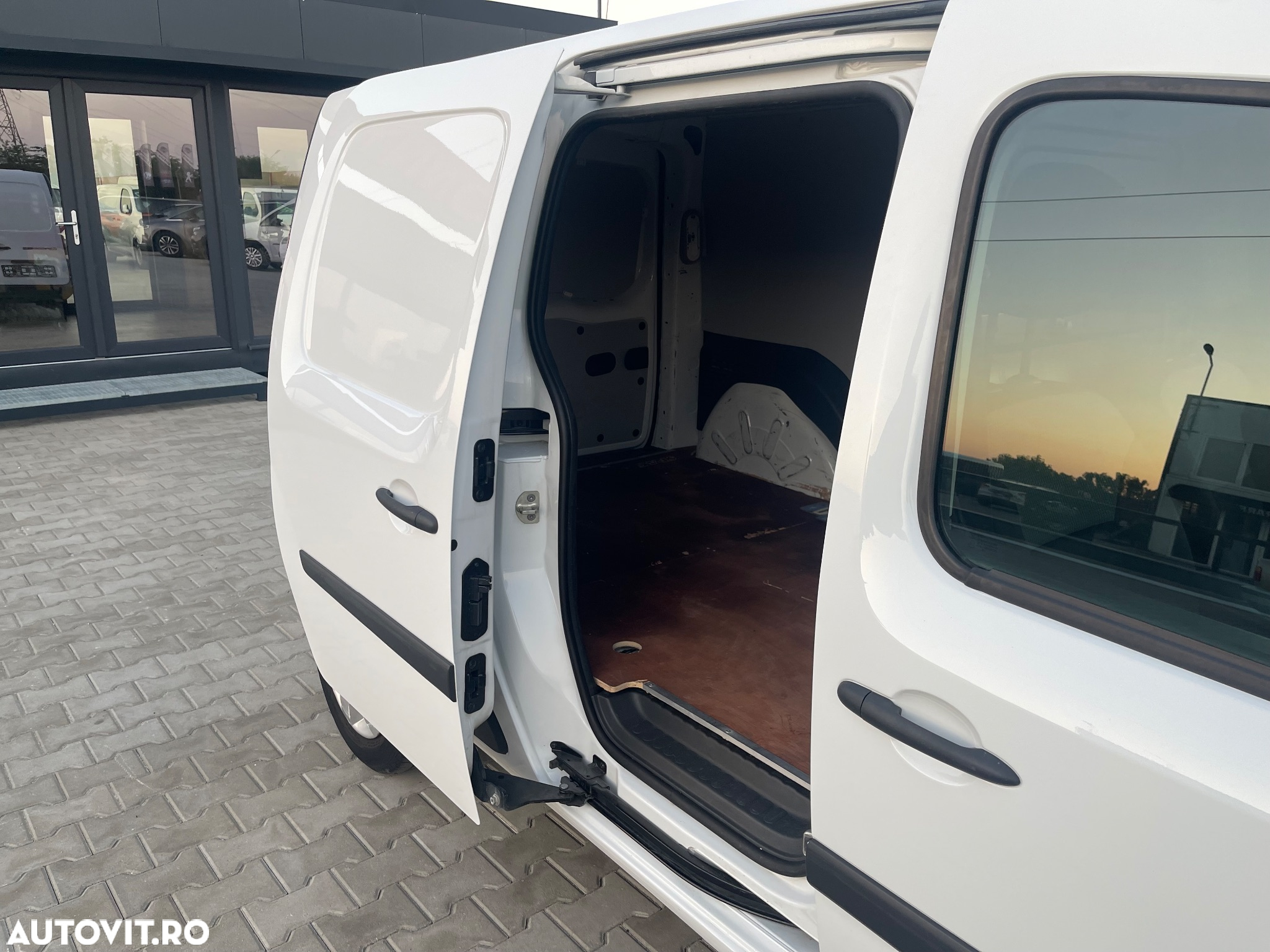 Renault Kangoo Maxi - 10