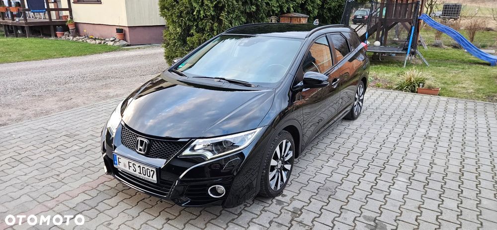 Honda Civic 1.6 i-DTEC Executive Black Edition - 4