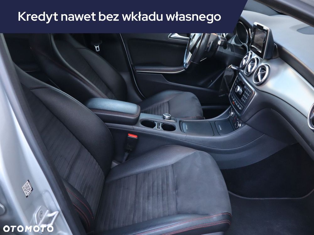 Mercedes-Benz GLA - 11