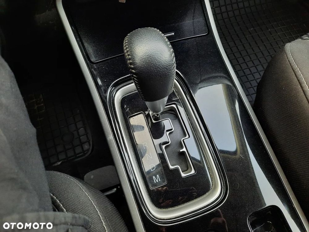 Mitsubishi Outlander 2.0 Intense Comfort 4WD CVT - 36